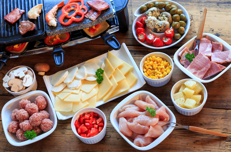 Alle Zutaten für ein geselliges Raclette sind bei EDEKA Deckenbach erhältlich