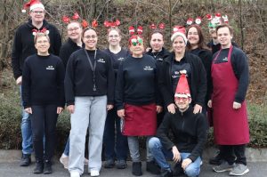 Das Team von EDEKA Deckenbach um Inhaber Frank Deckenbach dankt an llen Kunden für ihre Treue und wünscht frohe Weihnachten sowie einen guten Rutsch ins Jahr 2025