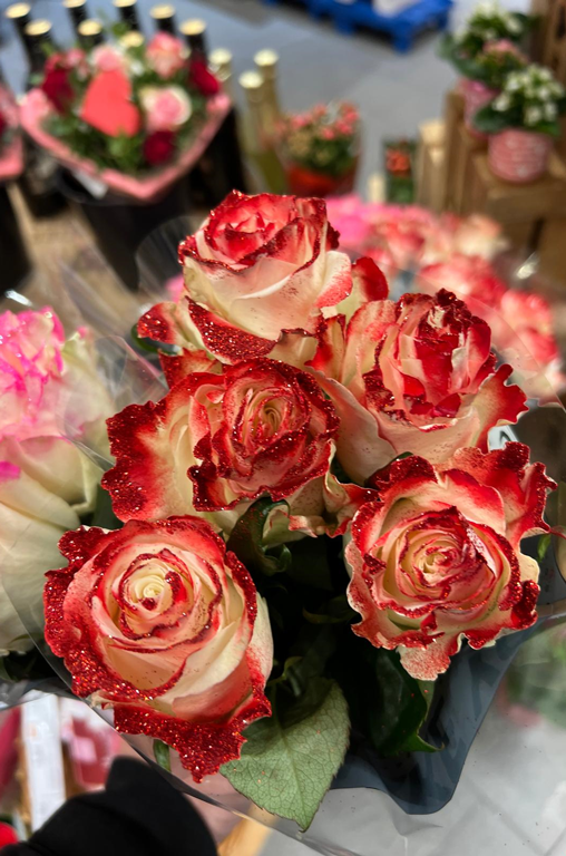 Blumen zum Valentinstag bei EDEKA Deckenbach, Obertshausen
