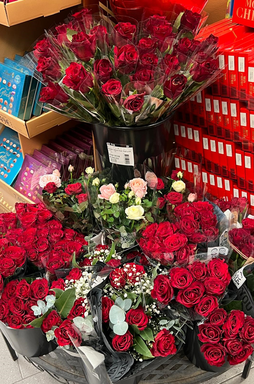 Blumen zum Valentinstag bei EDEKA Deckenbach, Obertshausen