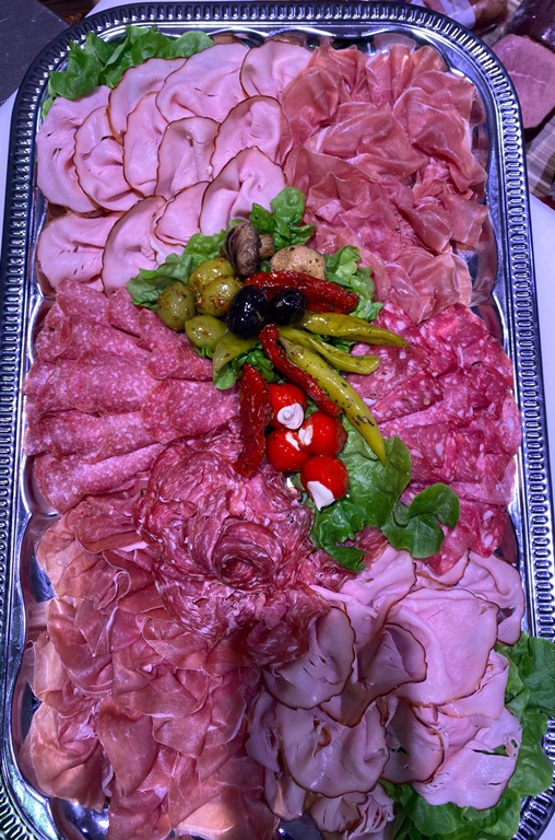 Eine schön hergerichtete Wurstplatte