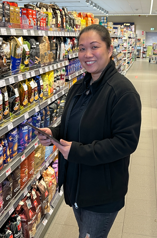 Marsha Giebe bei der Arbeit im Markt