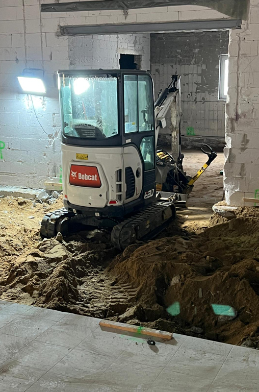 Fotoaufnahme von den Modernisierungsarbeiten im neuen EDEKA-Deckenbach-Markt