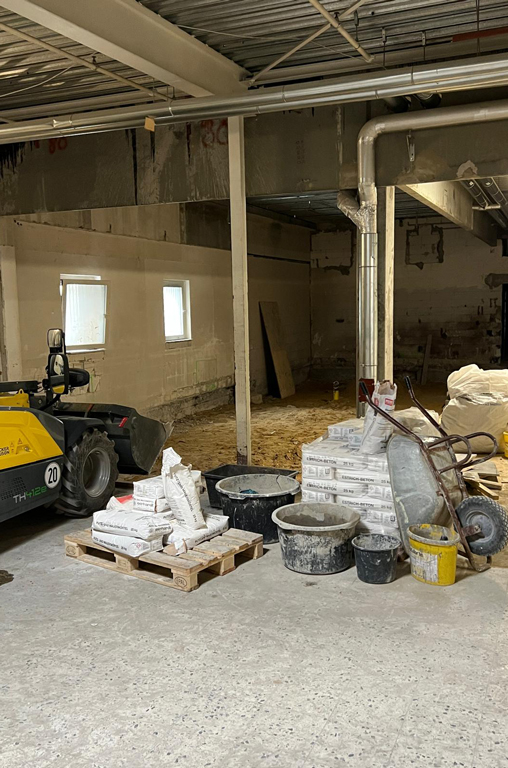 Fotoaufnahme von den Modernisierungsarbeiten im neuen EDEKA-Deckenbach-Markt