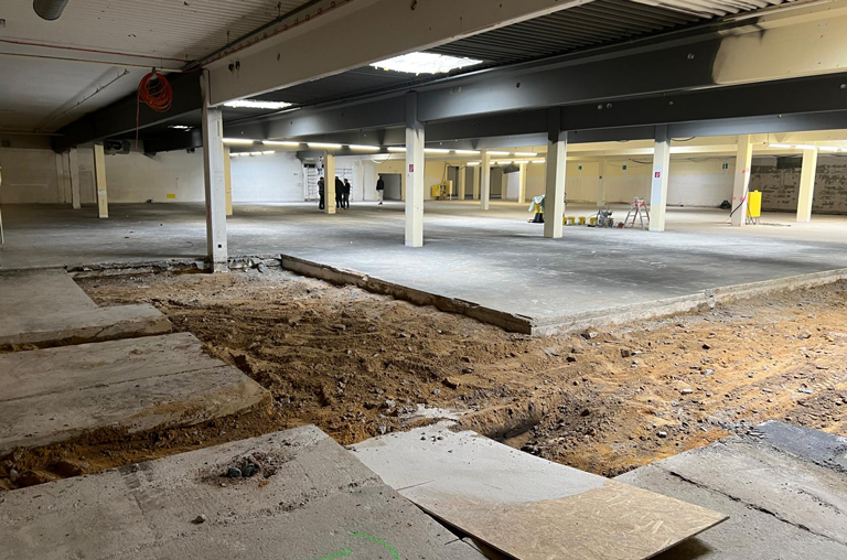 Fotoaufnahme von den Modernisierungsarbeiten im neuen EDEKA-Deckenbach-Markt