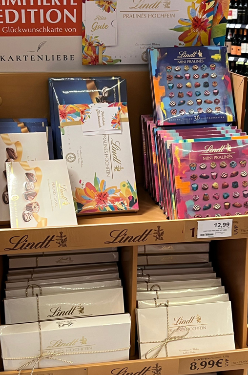 Lindt-Pralinen-Aufbau im Markt