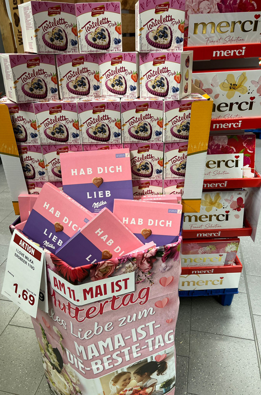 Torteletts, Milka-Herzen und Merci-Schokolade