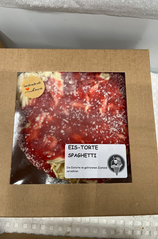 Eistorte Spaghetti von Eis Mia