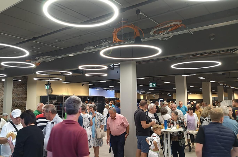 Großer Andrang herrschte beim Baustellenfest der neuen EDEKA-Deckenbach-Filiale in der Königsberger Straße in Obertshausen