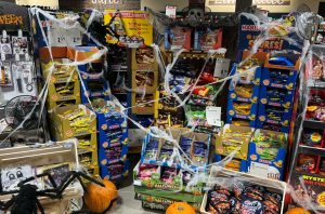 In den EDEKA-Deckenbach-Filialen in Obersthausen warten zahlreiche gruselige Köstlichkeiten passend zu Halloween