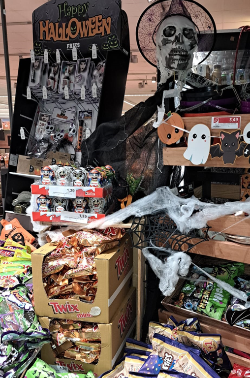 In den EDEKA-Deckenbach-Filialen in Obersthausen warten zahlreiche gruselige Köstlichkeiten passend zu Halloween