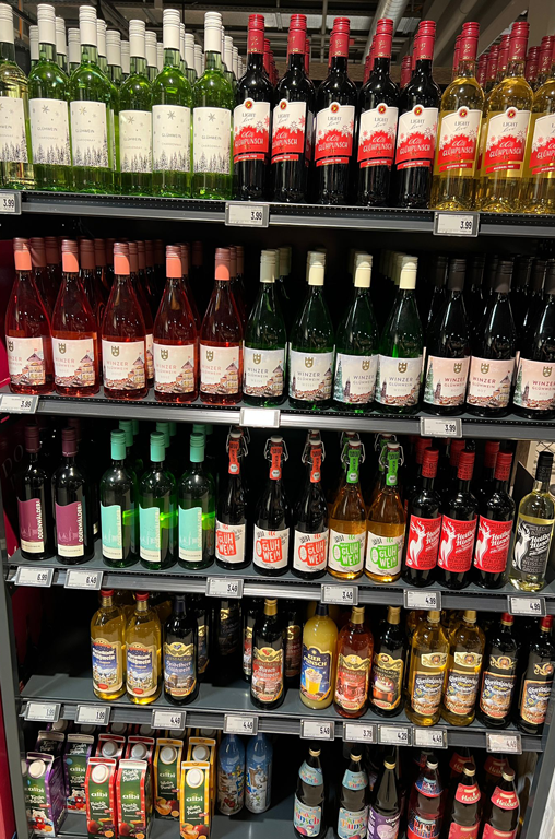 Göühwein-Regal bei EDEKA Deckenbach in der Königsberger Straße