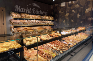Fromntaufnahme der Marktbäckerei von EDEKA Deckenbach