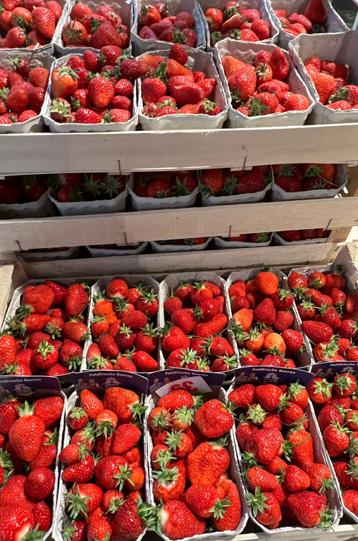 Spargel und Erdbeeren